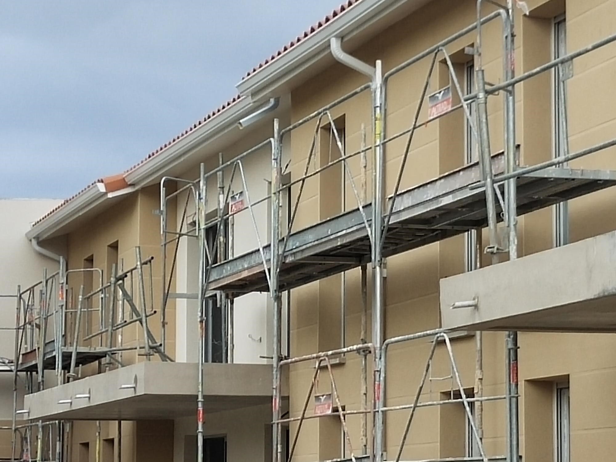 02 juillet 2021 :  Enduits sur façades en cours